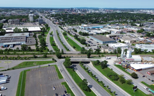 Exclusivité au Cœur de Laval Terrain de  124260 PC