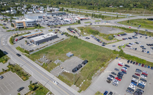TERRAIN 53 000 pc Industriel et commercial – Boisbriand