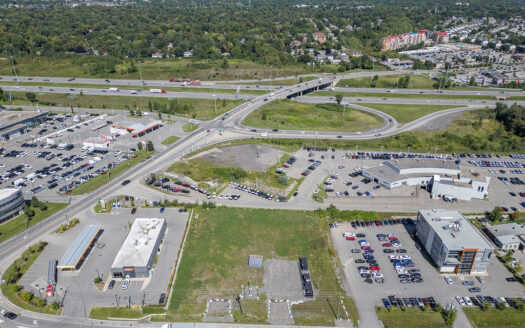 TERRAIN 53 000 pc Industriel et commercial – Boisbriand