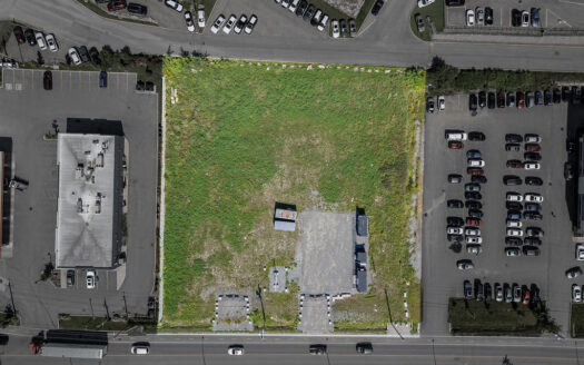 TERRAIN 53 000 pc Industriel et commercial – Boisbriand